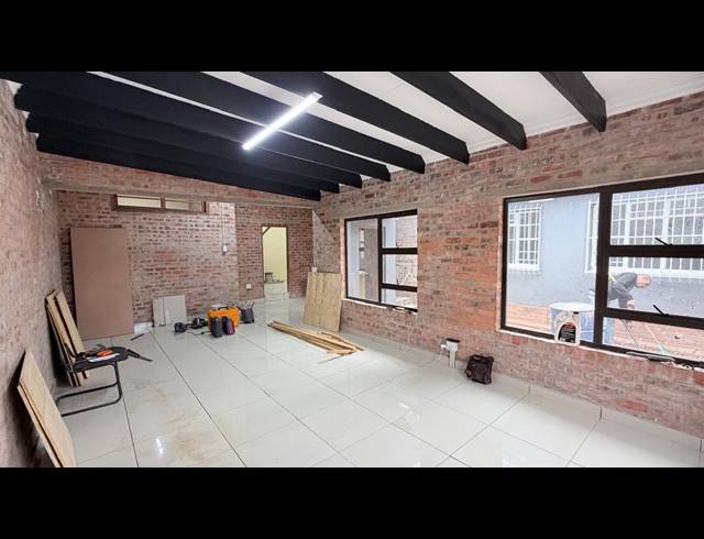 8 BEDROOM HOUSE FOR SALE IN WEST PARK